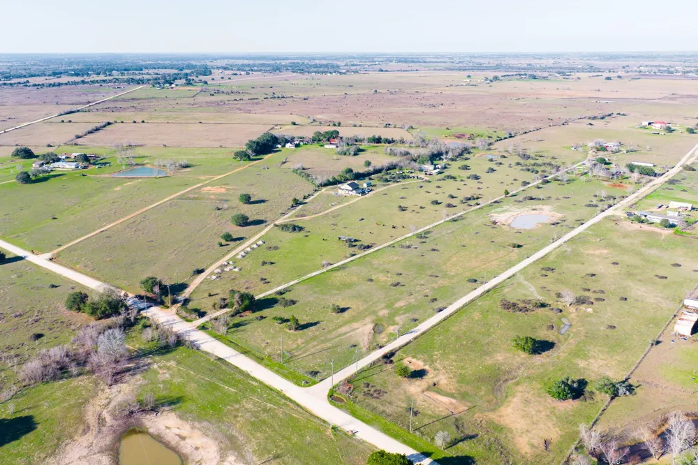 682 Schultz Road S Sealy, TX 77474