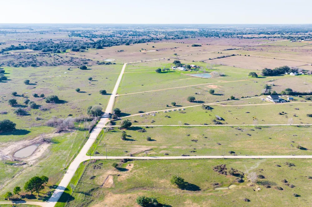 682 Schultz Road S Sealy, TX 77474