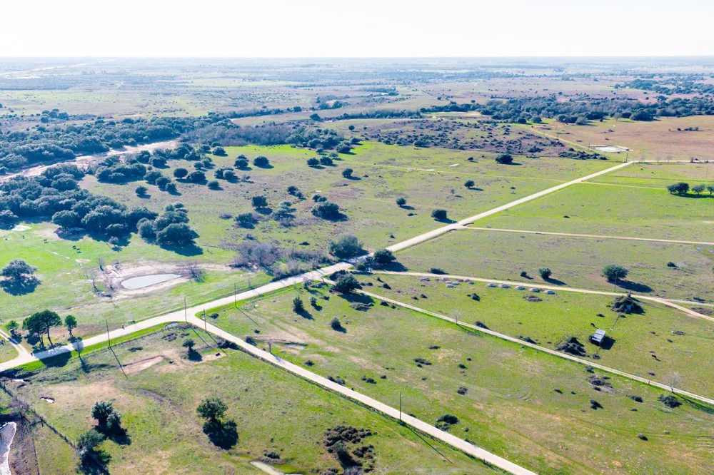 682 Schultz Road S Sealy, TX 77474