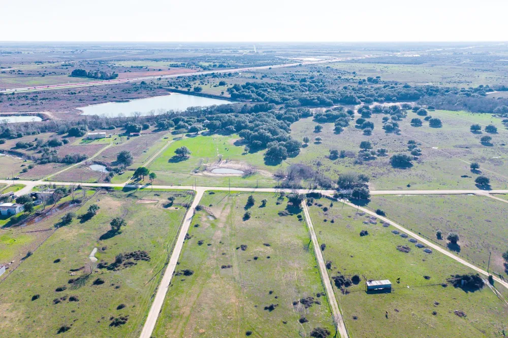 682 Schultz Road S Sealy, TX 77474