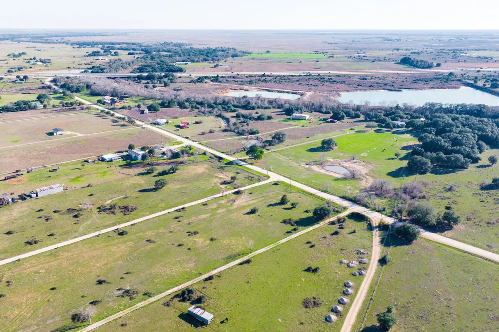 682 Schultz Road S Sealy, TX 77474