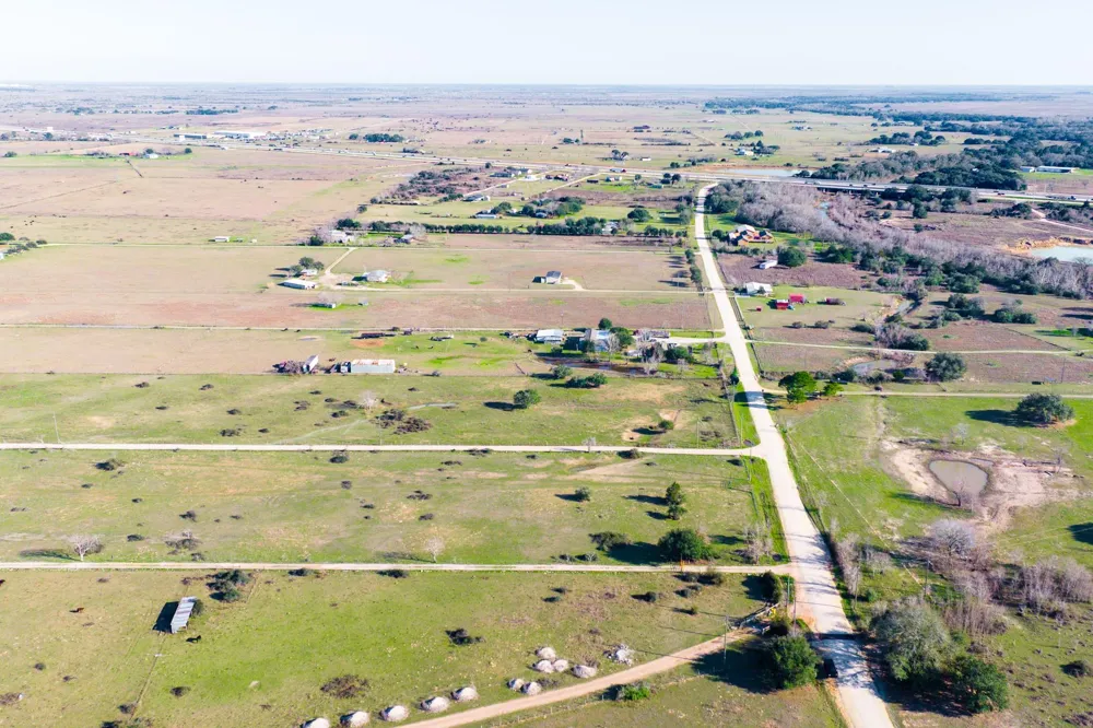 682 Schultz Road S Sealy, TX 77474