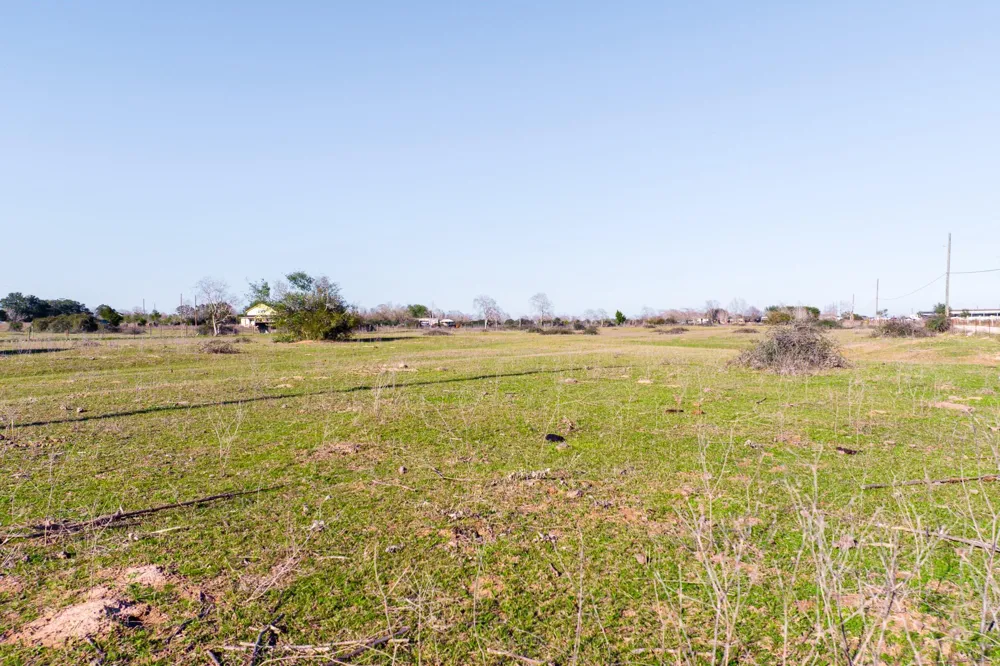 682 Schultz Road S Sealy, TX 77474