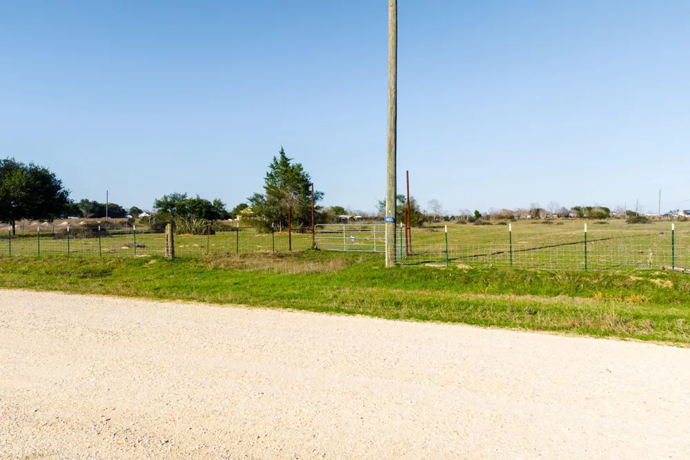 682 Schultz Road S Sealy, TX 77474