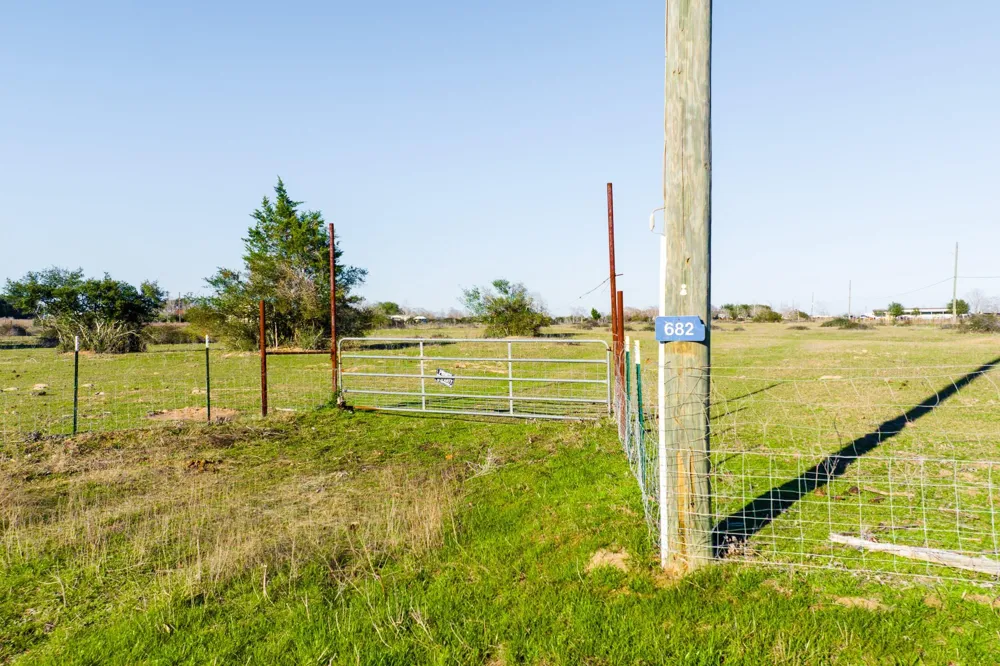 682 Schultz Road S Sealy, TX 77474