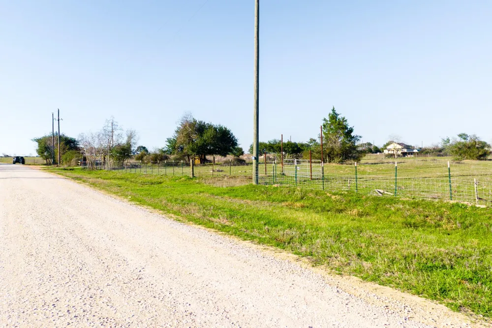 682 Schultz Road S Sealy, TX 77474