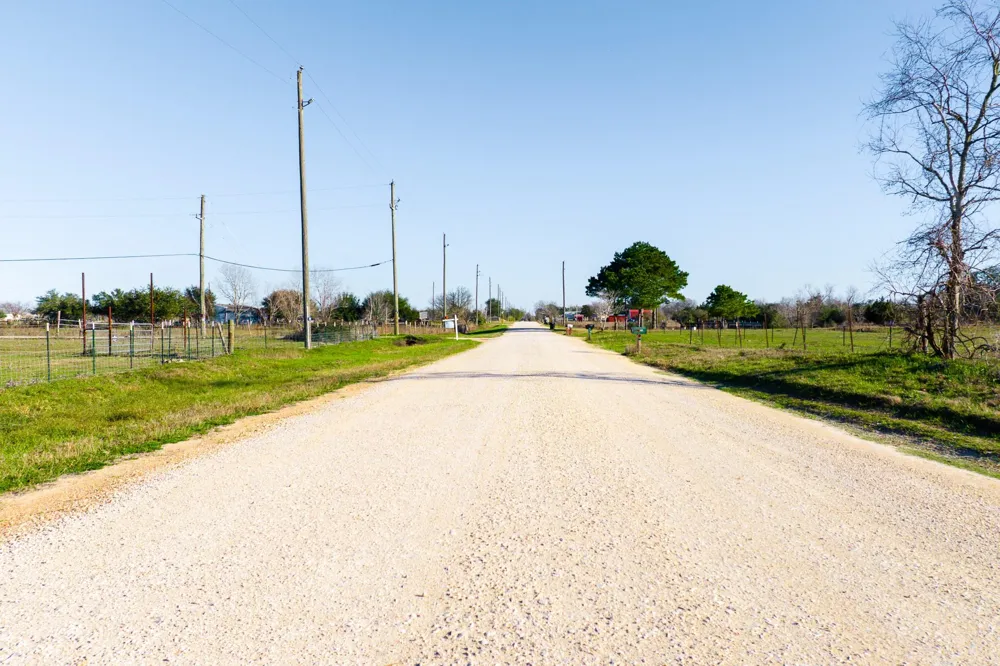 682 Schultz Road S Sealy, TX 77474