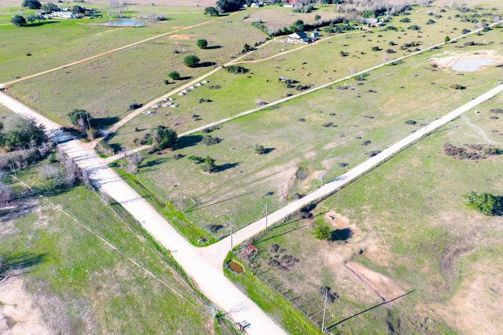 682 Schultz Road S Sealy, TX 77474