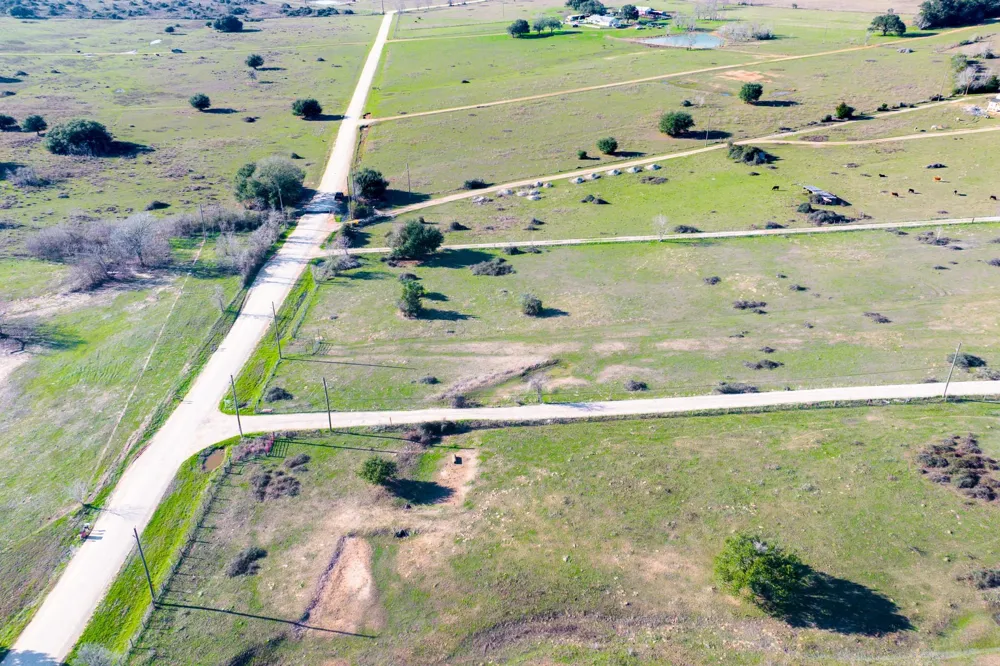 682 Schultz Road S Sealy, TX 77474