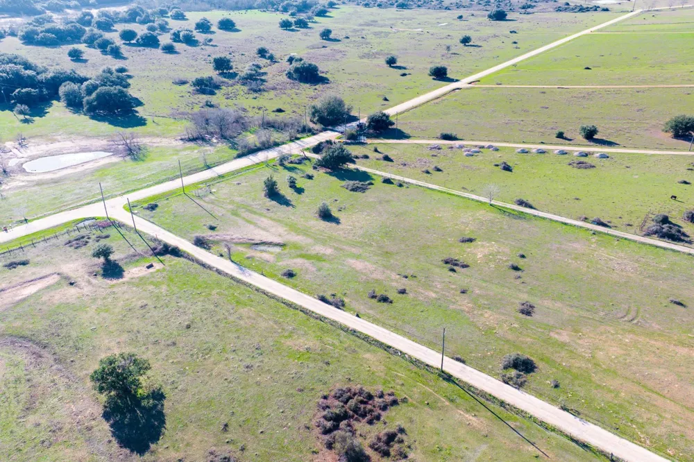 682 Schultz Road S Sealy, TX 77474