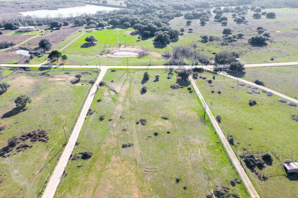 682 Schultz Road S Sealy, TX 77474