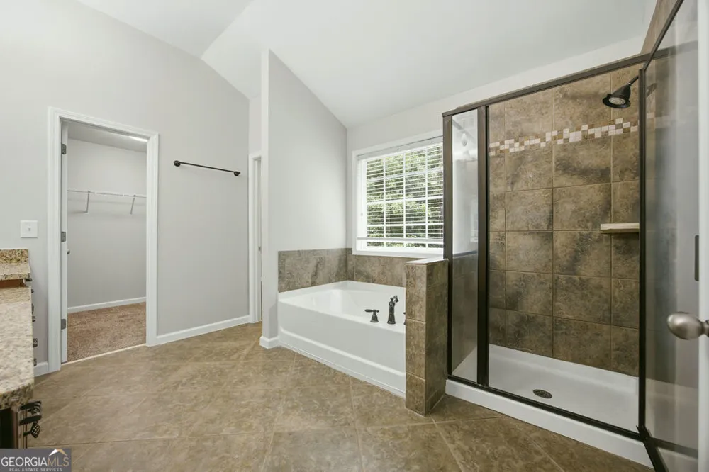 560 Crestmont LN Canton, GA 30114