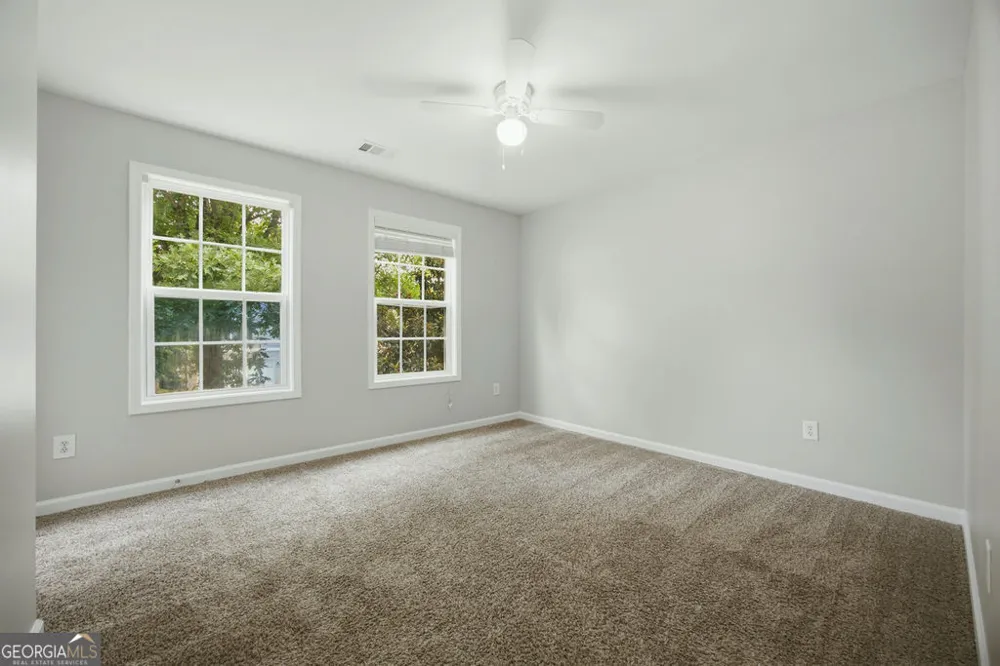 560 Crestmont LN Canton, GA 30114