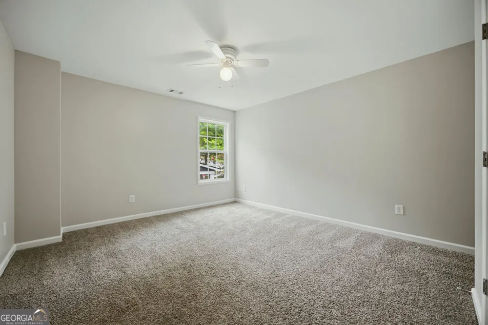 560 Crestmont LN Canton, GA 30114