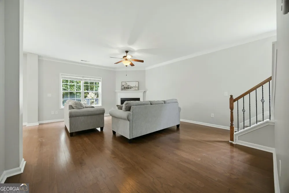 560 Crestmont LN Canton, GA 30114