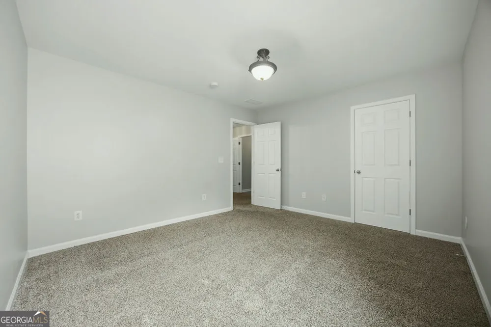 560 Crestmont LN Canton, GA 30114