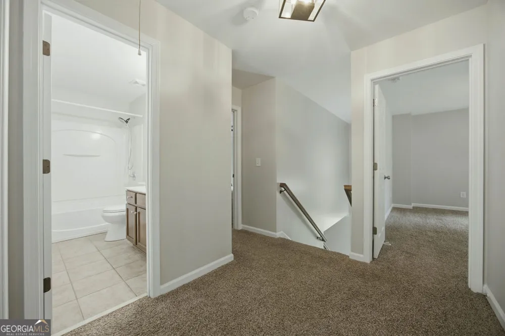 560 Crestmont LN Canton, GA 30114