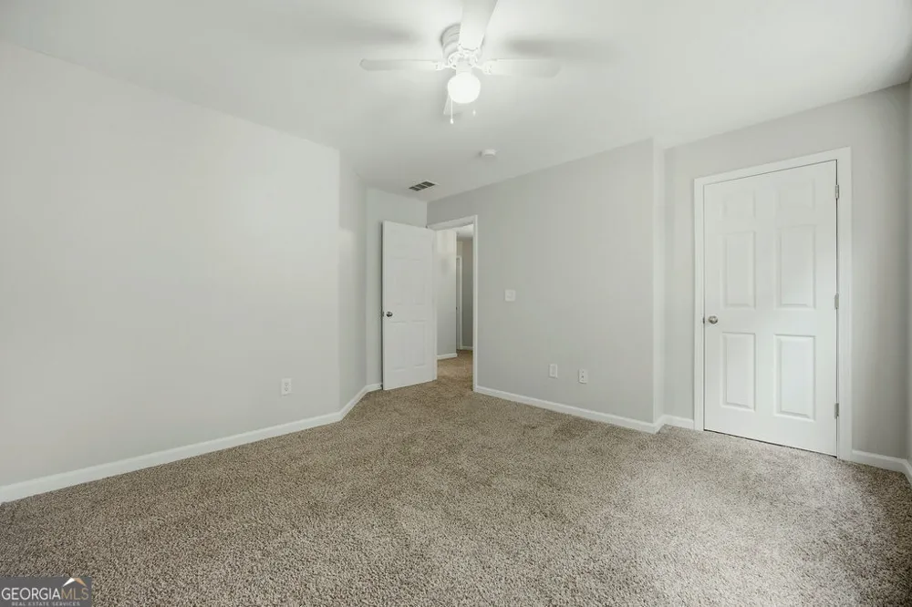 560 Crestmont LN Canton, GA 30114