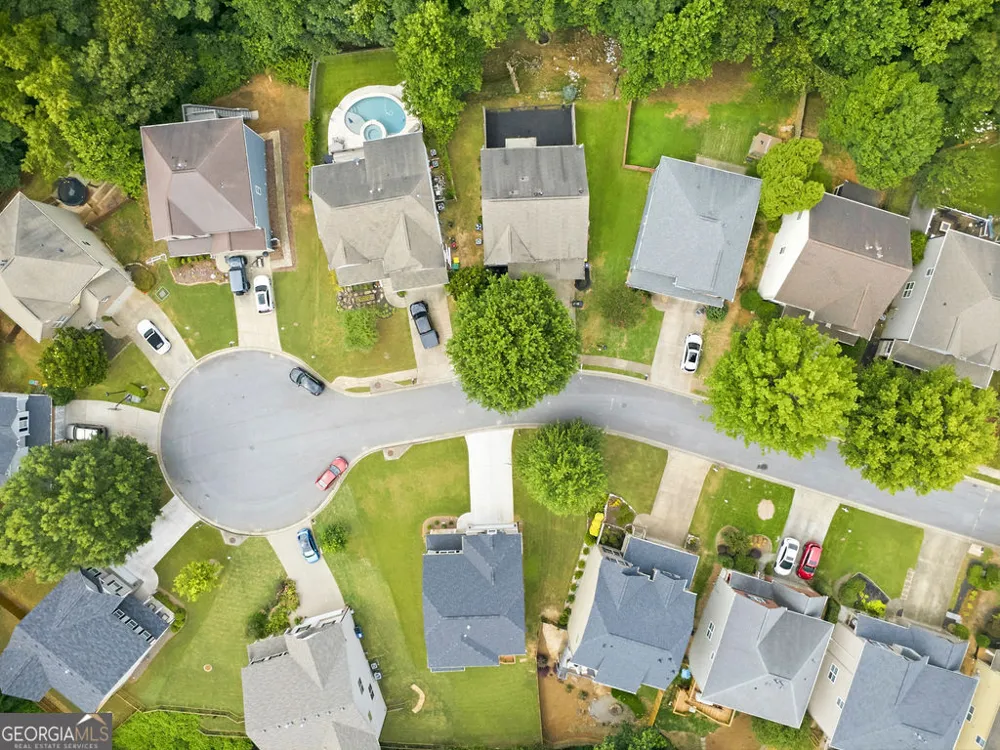 560 Crestmont LN Canton, GA 30114