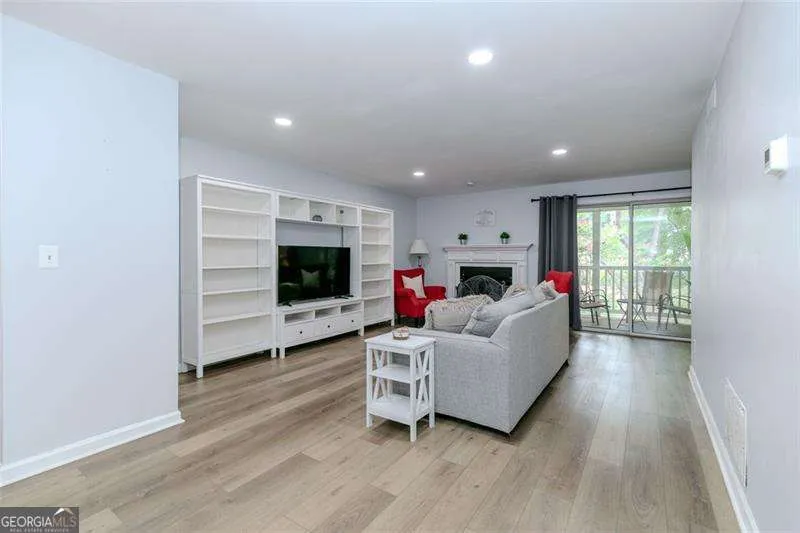 3058 Westwood WAY Alpharetta, GA 30004