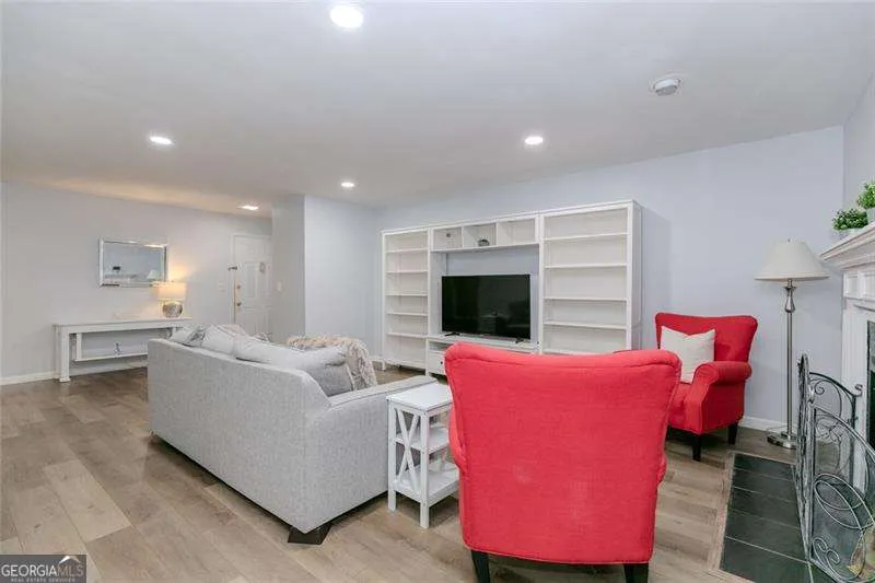 3058 Westwood WAY Alpharetta, GA 30004