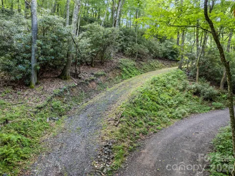 000 Wagon Trail Road