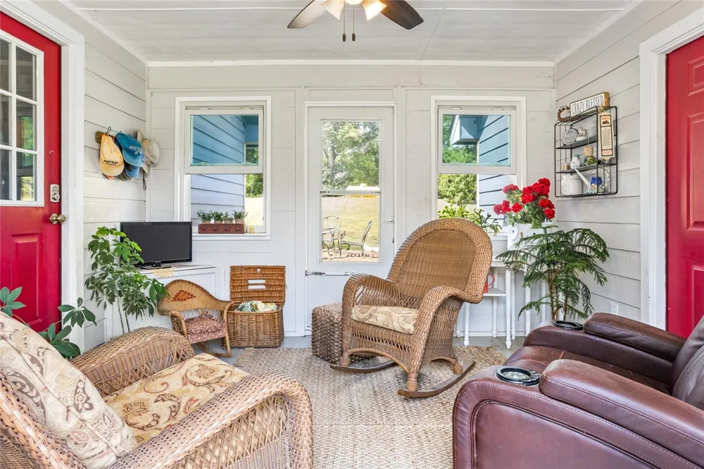 1088 Bub Hill Road Whitewright, TX 75491