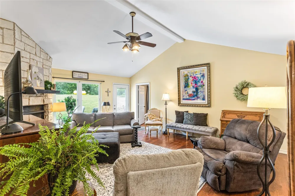 1088 Bub Hill Road Whitewright, TX 75491