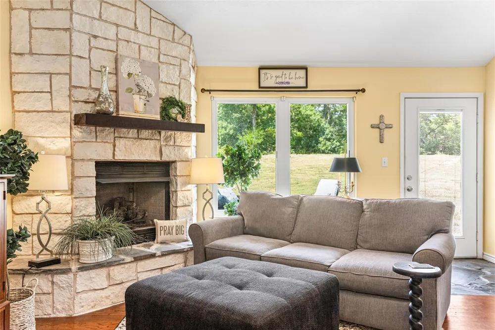 1088 Bub Hill Road Whitewright, TX 75491