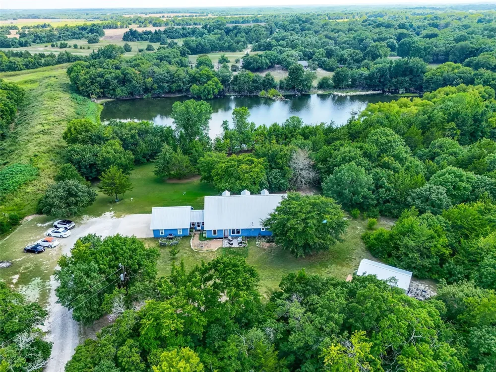 1088 Bub Hill Road Whitewright, TX 75491