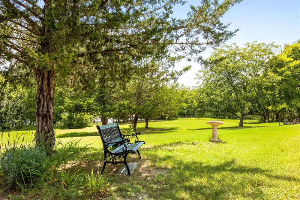 1088 Bub Hill Road Whitewright, TX 75491