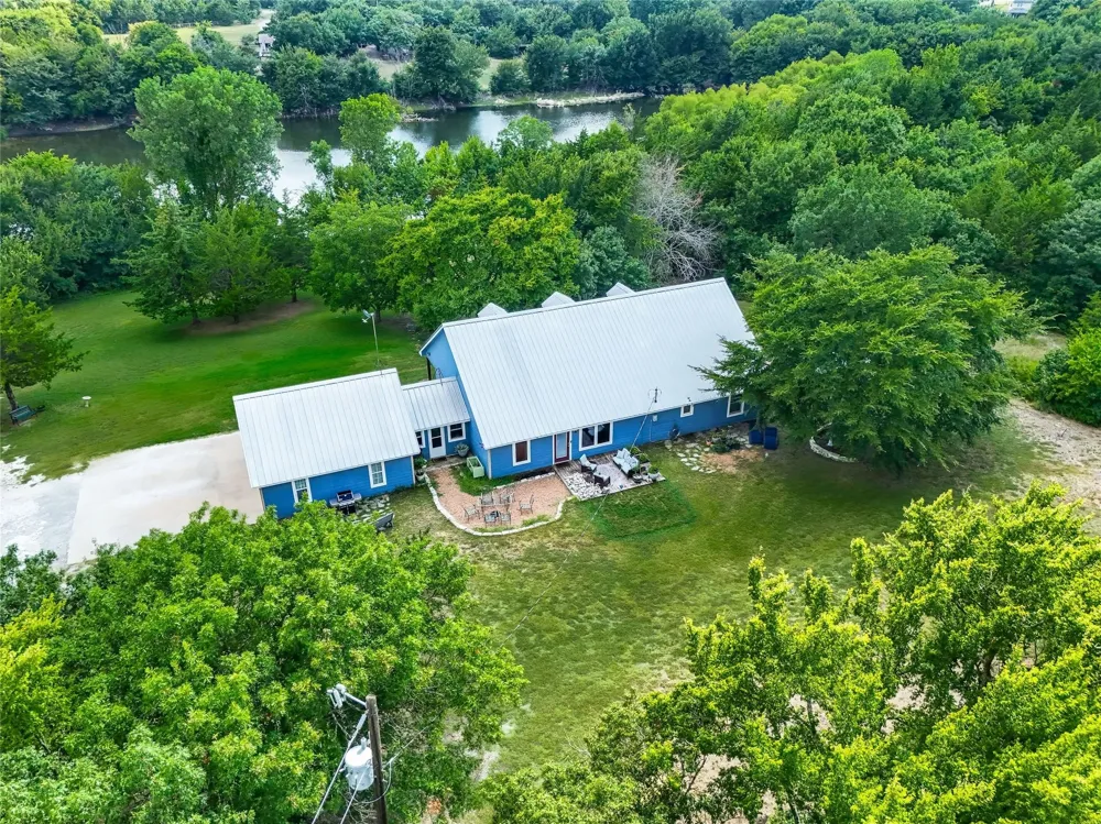 1088 Bub Hill Road Whitewright, TX 75491