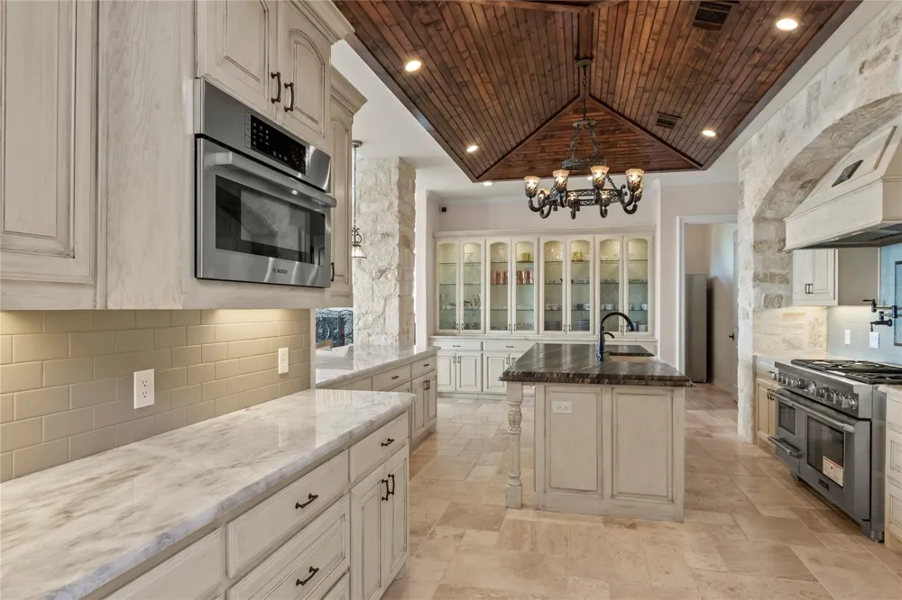 204 Pinnacle Club Place Mabank, TX 75156