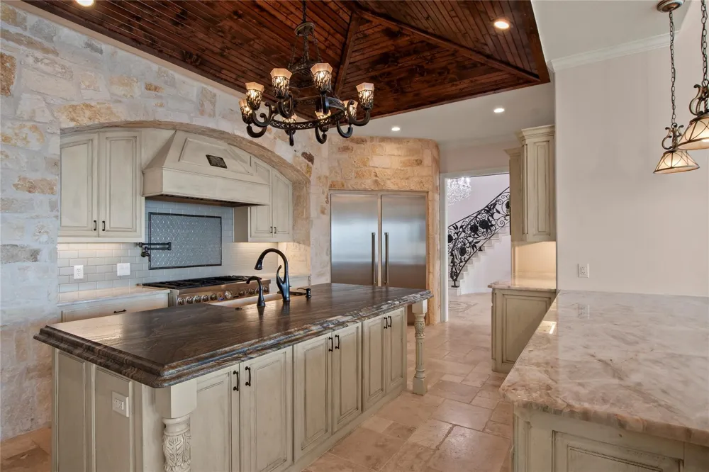 204 Pinnacle Club Place Mabank, TX 75156