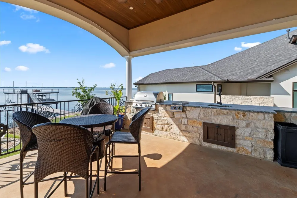 204 Pinnacle Club Place Mabank, TX 75156