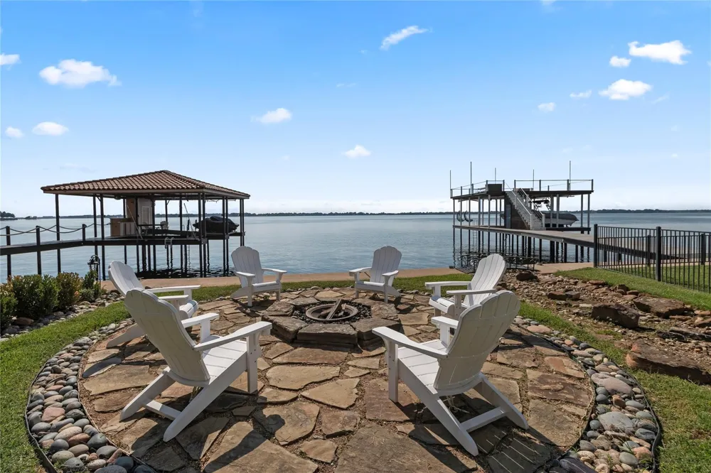 204 Pinnacle Club Place Mabank, TX 75156