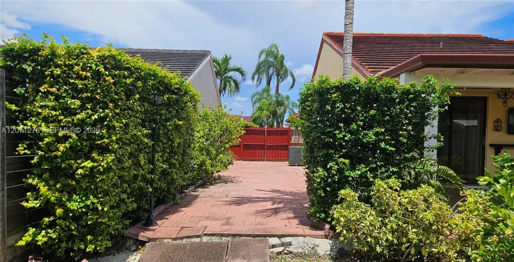 7142 SW 103rd Ct Cir Miami, FL 33173