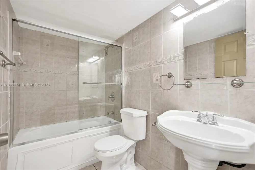 2025 NE 164th St #710 North Miami Beach, FL 33162