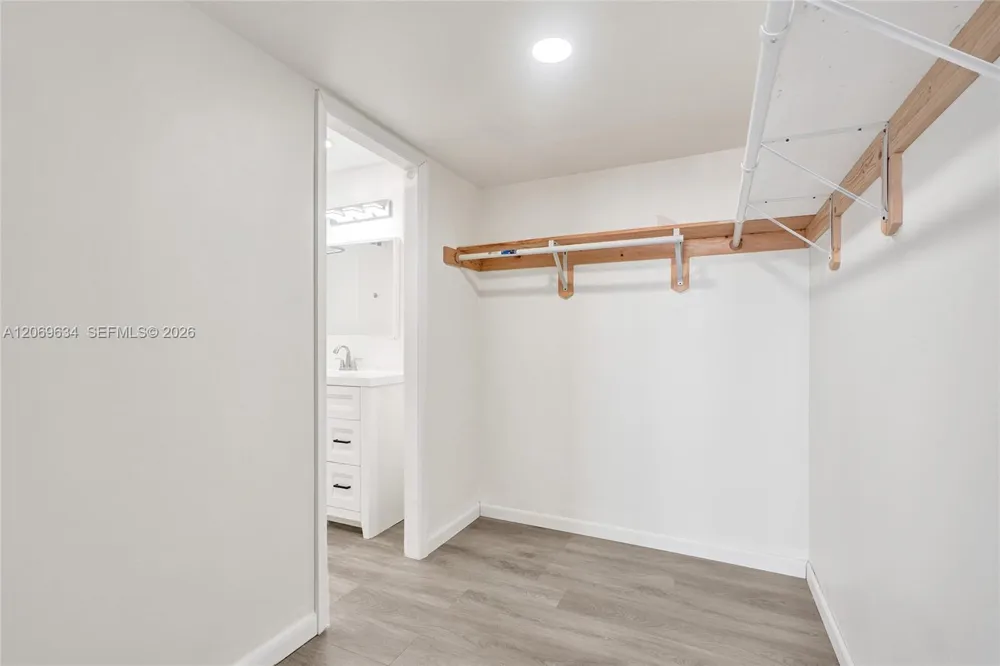 2025 NE 164th St #710 North Miami Beach, FL 33162
