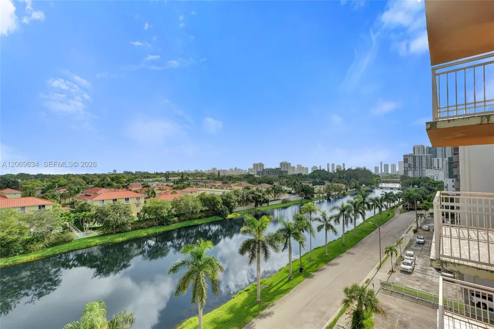 2025 NE 164th St #710 North Miami Beach, FL 33162