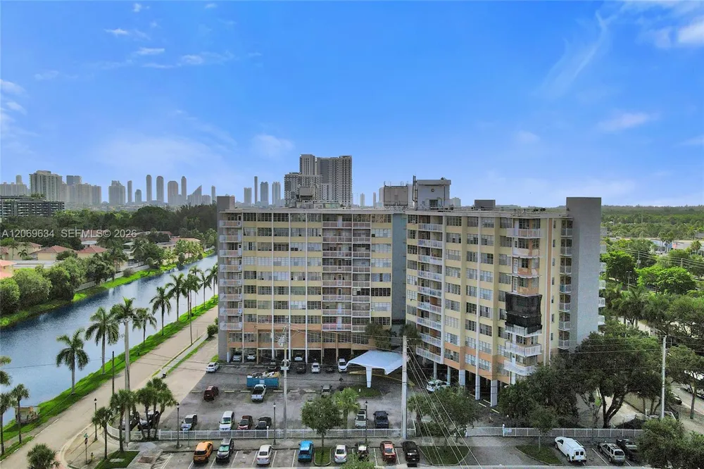 2025 NE 164th St #710 North Miami Beach, FL 33162