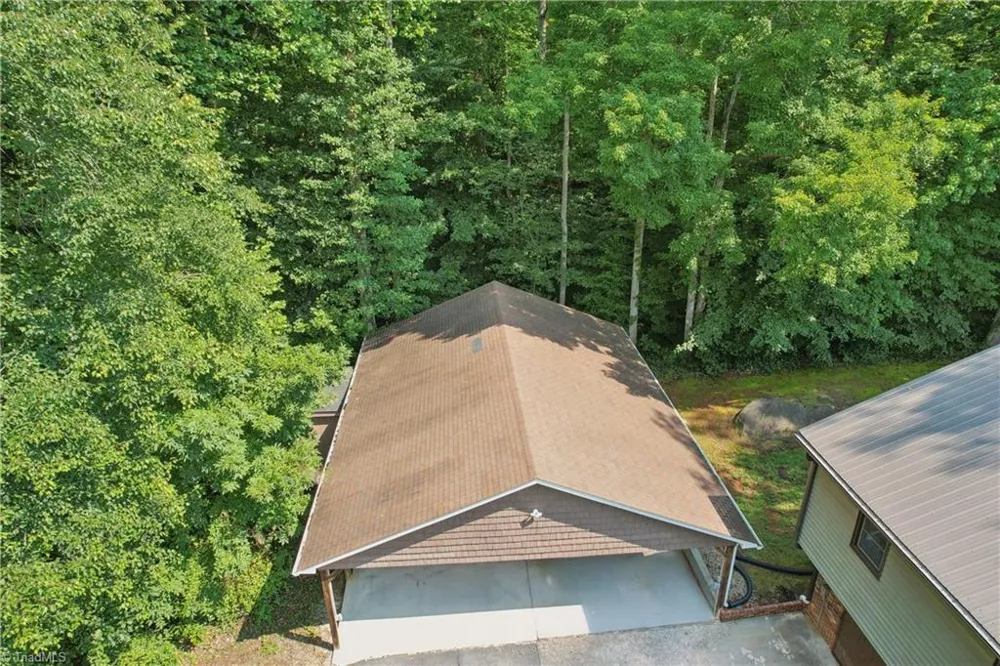 1640 Beechwood Road Yadkinville, NC 27055