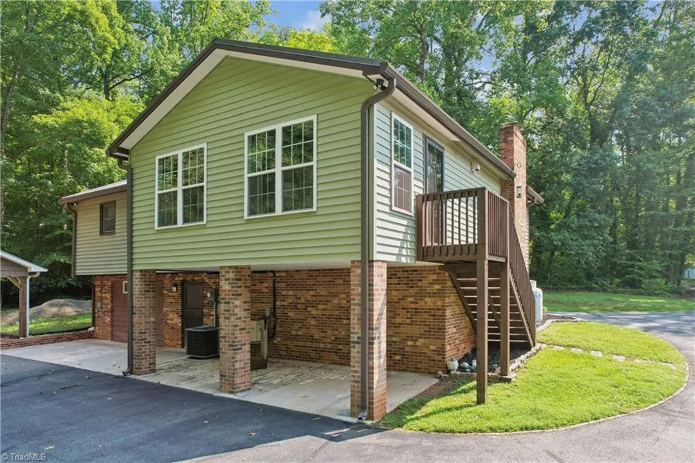 1640 Beechwood Road Yadkinville, NC 27055