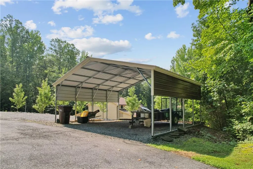 1640 Beechwood Road Yadkinville, NC 27055