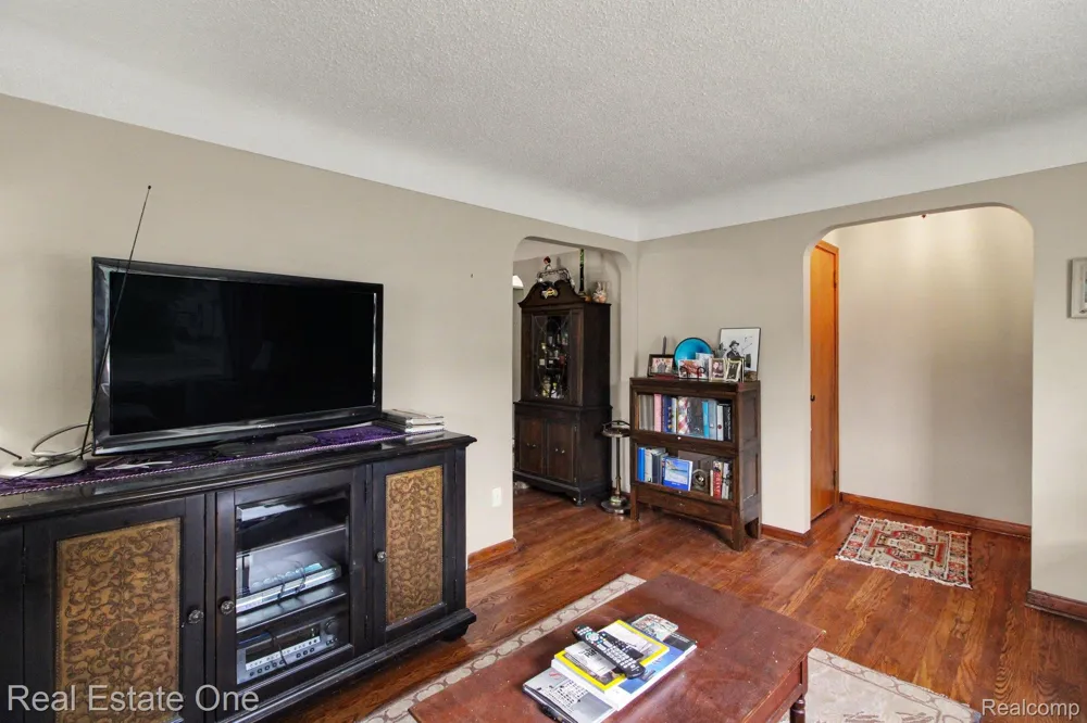 15982 Macarthur Street E Redford Charter Township, MI 48239