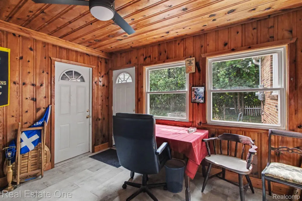 15982 Macarthur Street E Redford Charter Township, MI 48239