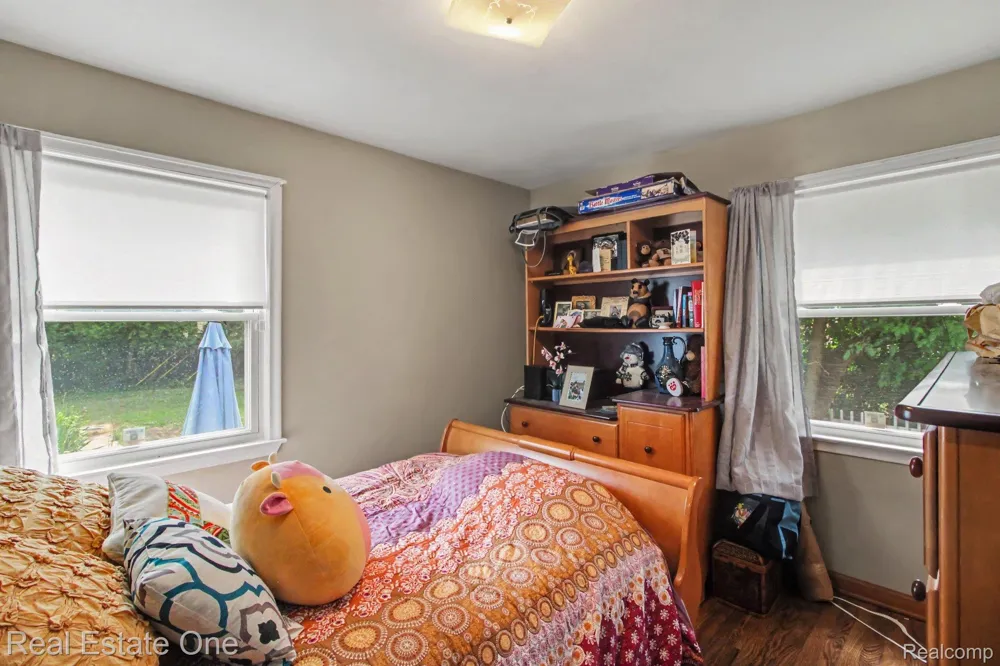 15982 Macarthur Street E Redford Charter Township, MI 48239