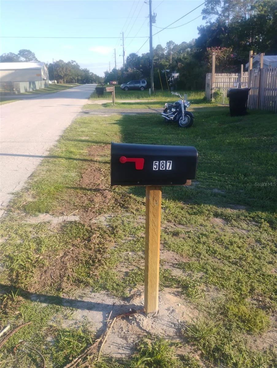 587 MARSHBURN DRIVE Bronson, FL 32621
