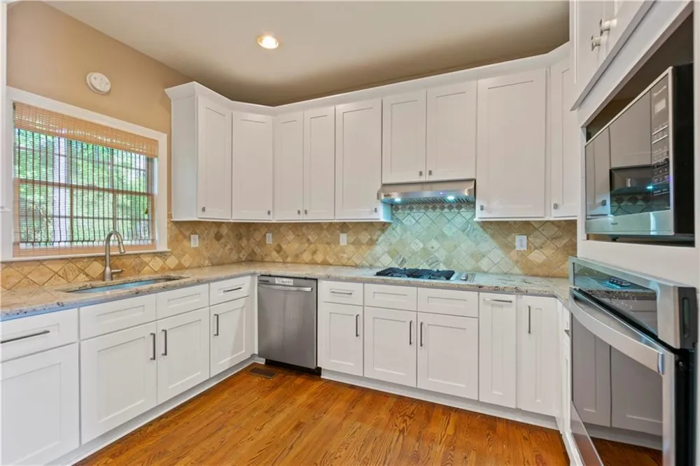 7205 Fawn Lake Drive Alpharetta, GA 30005