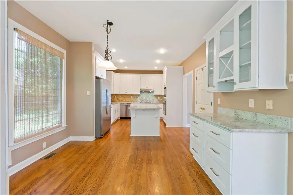 7205 Fawn Lake Drive Alpharetta, GA 30005